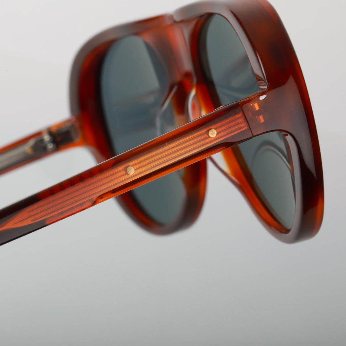Steve McQueen 1967 Sun — Light Tortoise — official view 15
