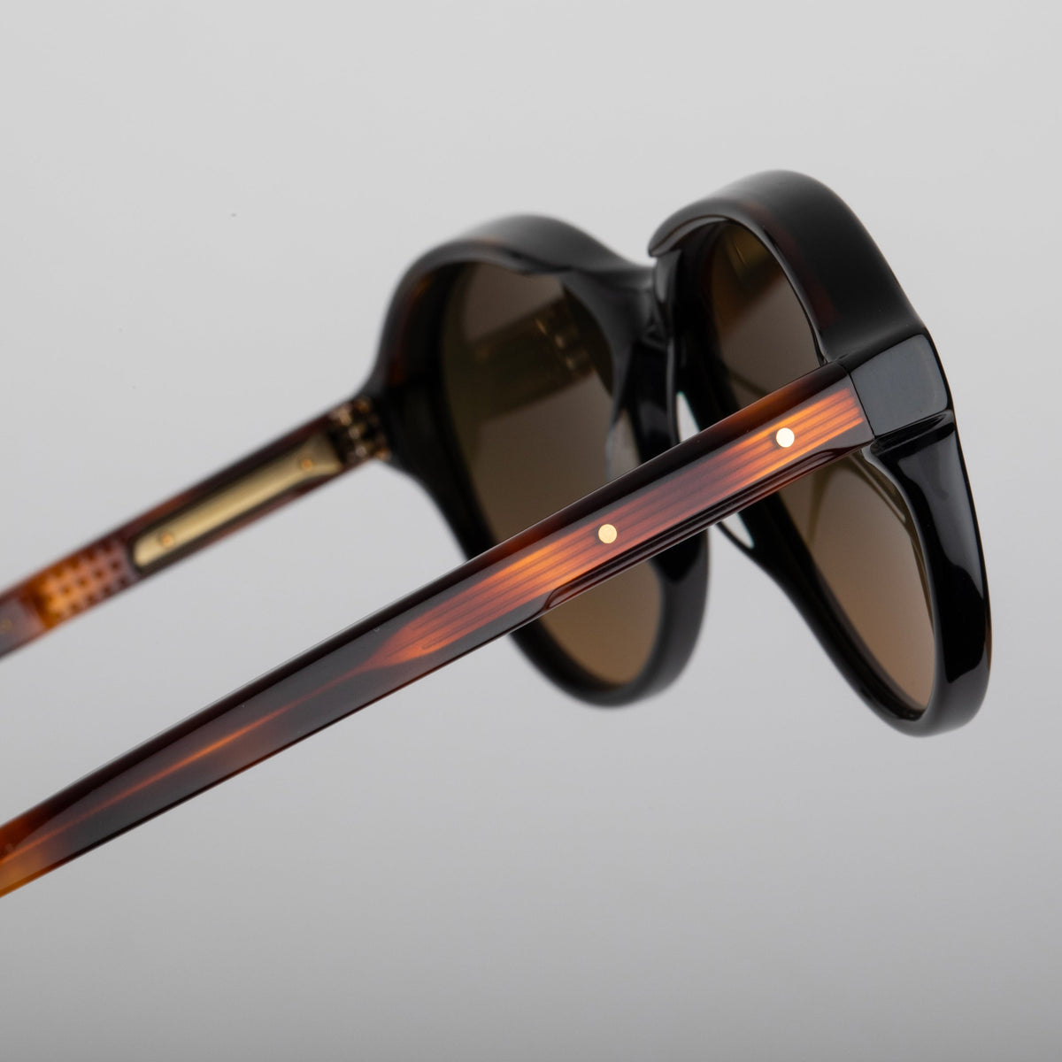 Steve McQueen 1968 Sun — Black & Tortoise Temples — official view 7
