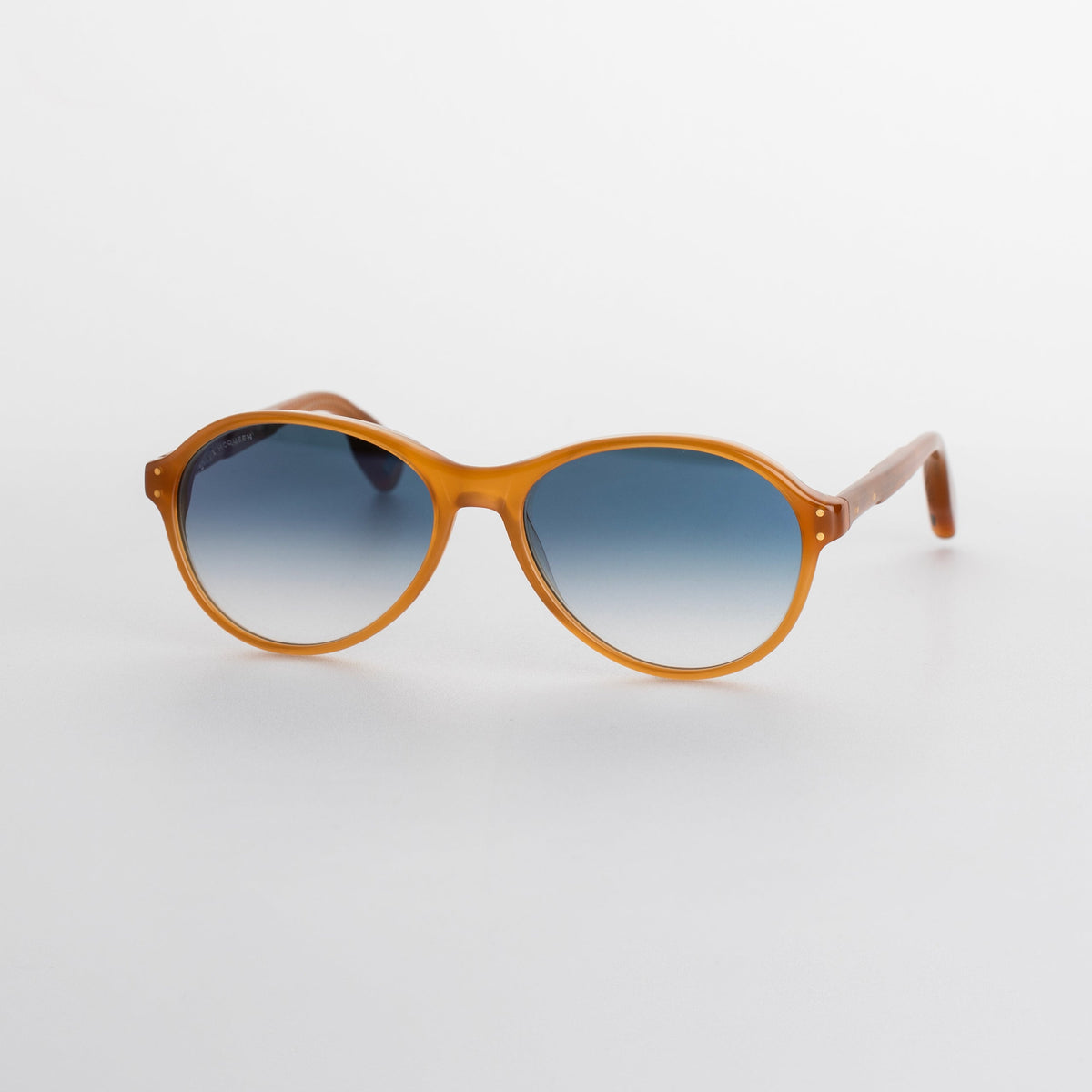 Steve McQueen 1968 Sun — Honey — official view 4