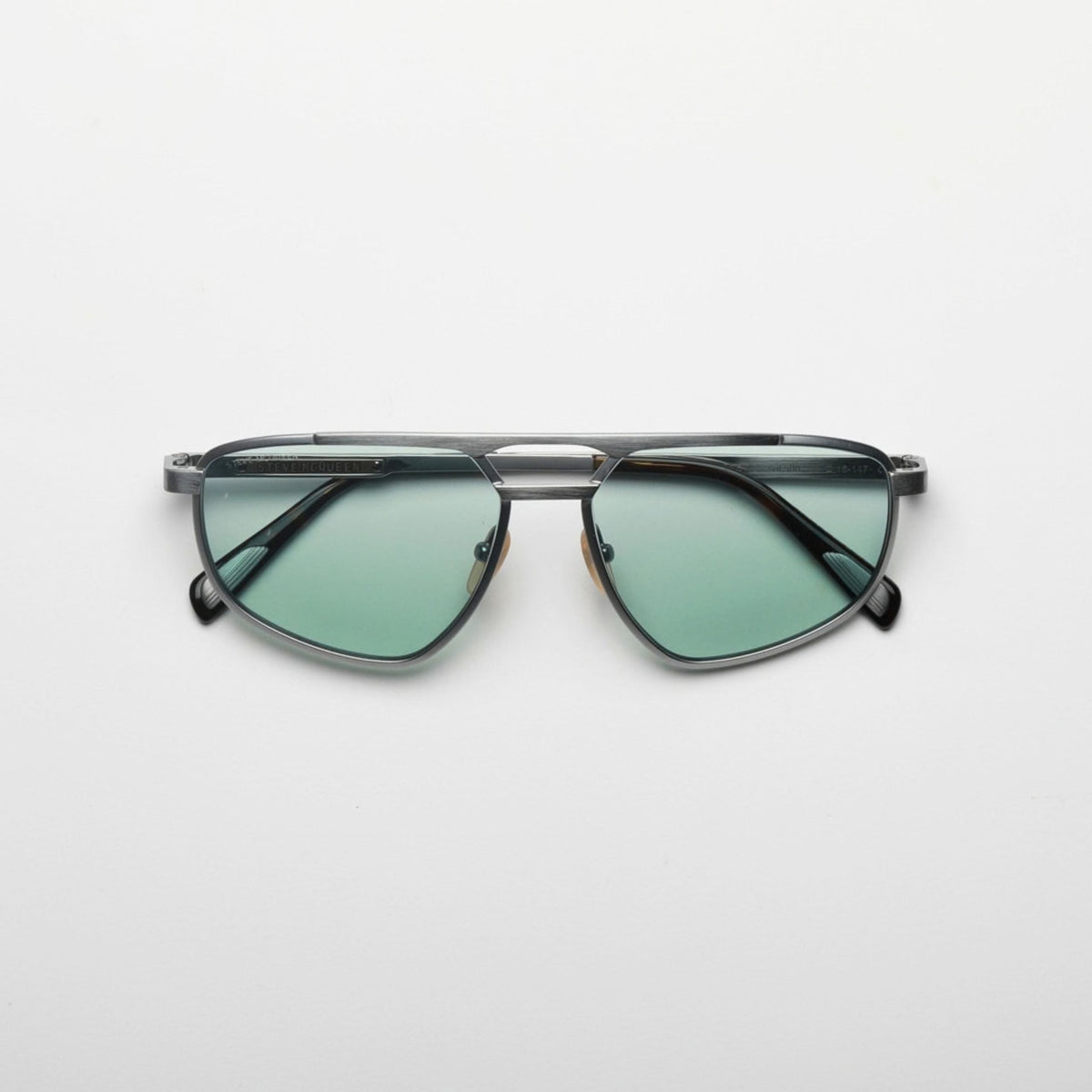 Steve McQueen Magnetic — Silver — official view 5