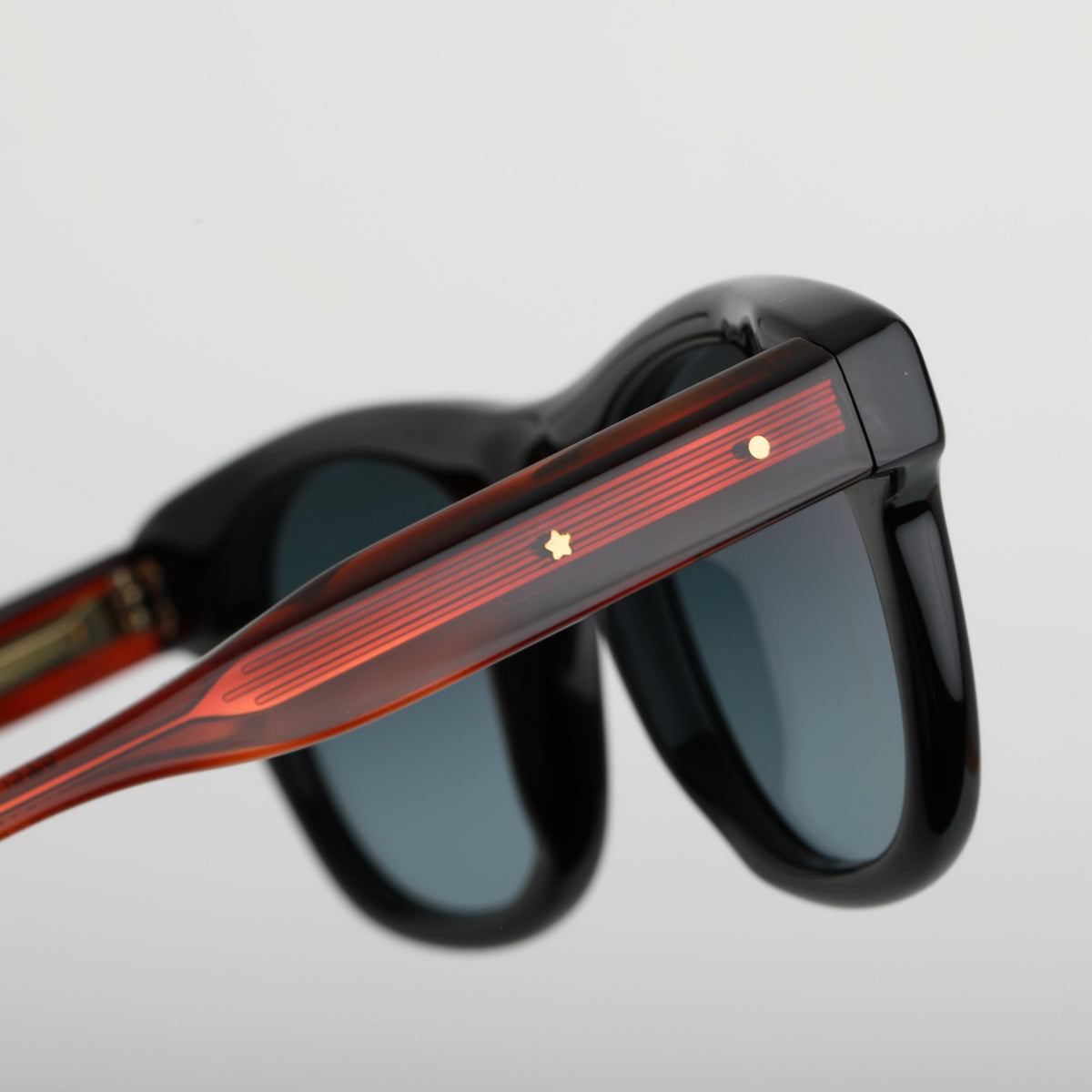 Steve McQueen TRANCASBEACH SUN 184 — Black & Tortoise Temples