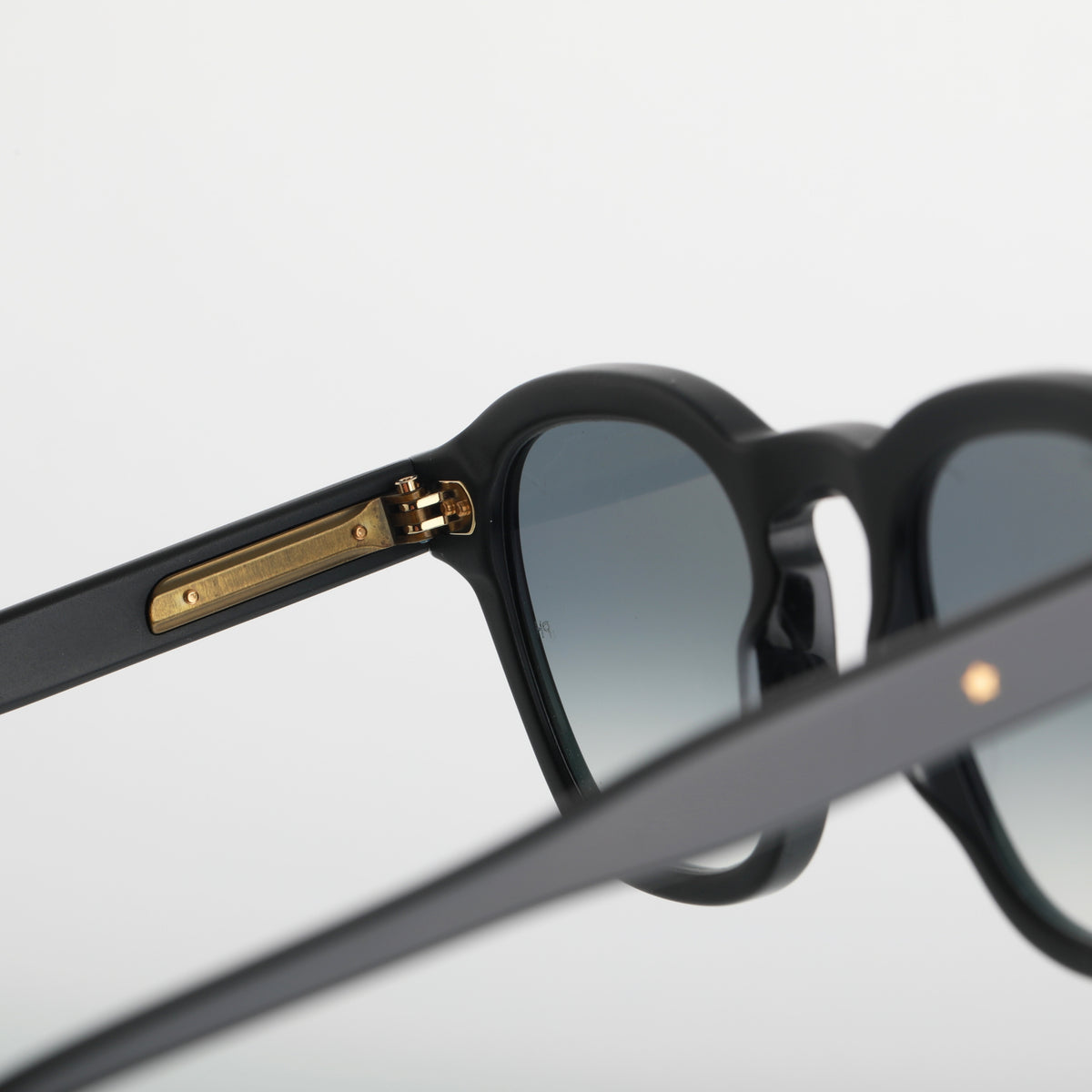 Steve McQueen Bandito Sun 281-01 Shiny & Matte Black - angle 3